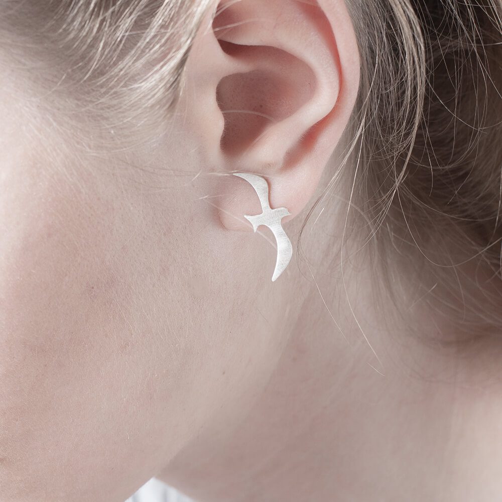 Handmade earring in sterling silver and minimalistic design